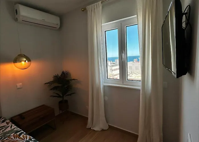 Vista Mar A Menos De 50m Da Praia. Armação de Pêra