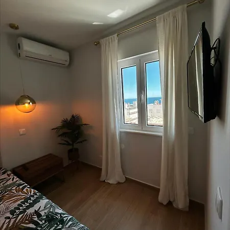 Vista Mar A Menos De 50m Da Praia. Armacao de Pera