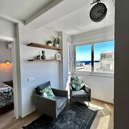 Vista Mar A Menos De 50m Da Praia.