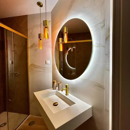 Vista Mar A Menos De 50m Da Praia. *