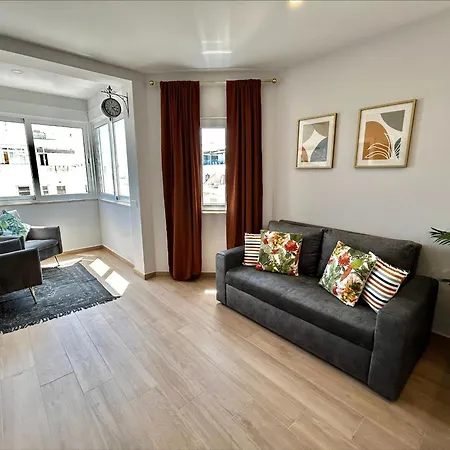 Apartman Vista Mar A Menos De 50m Da Praia. *